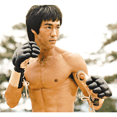 Video Bruce Lee s Enter the Dragon MMA gloves