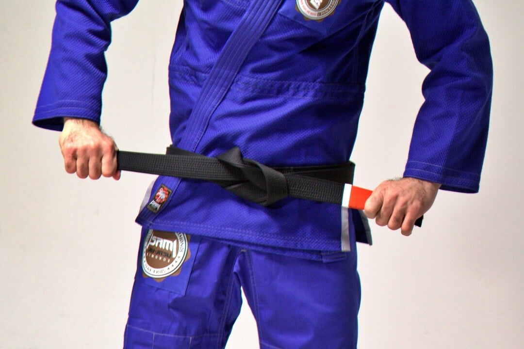 How to tie on sale your belt bjj